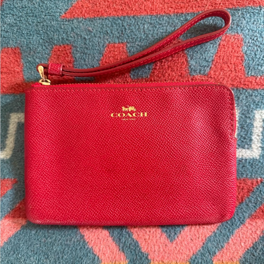 COACH LEATHER SCARLET RED WRISTLET